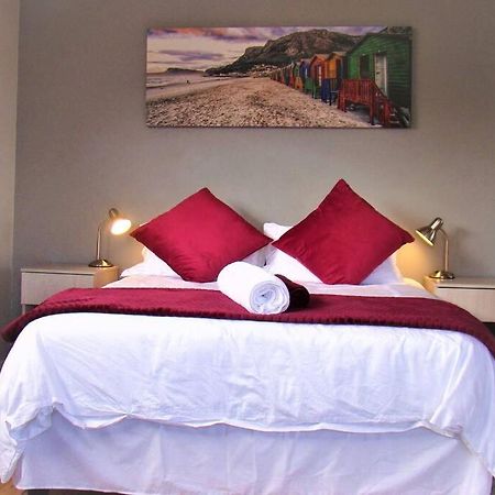 Suite Ruby Tuesday - Capri Crawley Extérieur photo