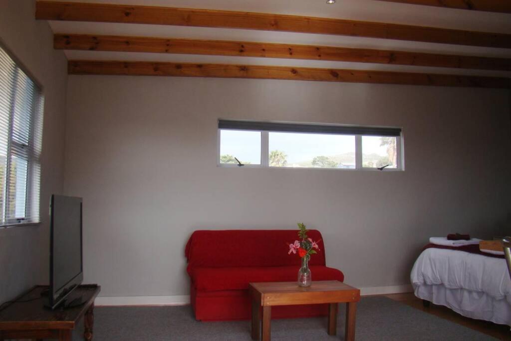 Suite Ruby Tuesday - Capri Crawley Extérieur photo